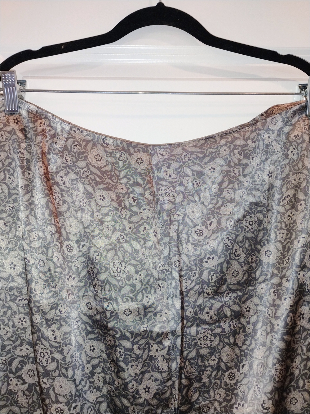 Old Navy Floral Satin Midi Slip Skirt Gray Black Silk Ditsy Print Whimsical L - Picture 2 of 6